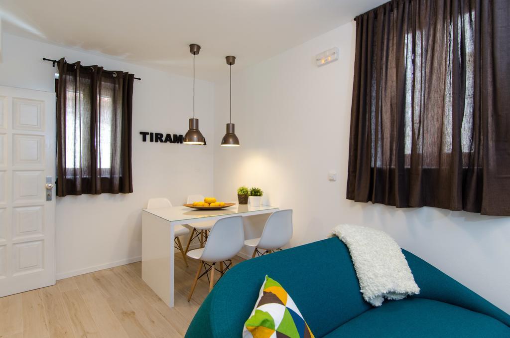 Apartments & Rooms Tiramola - Old Town Trogir Room photo