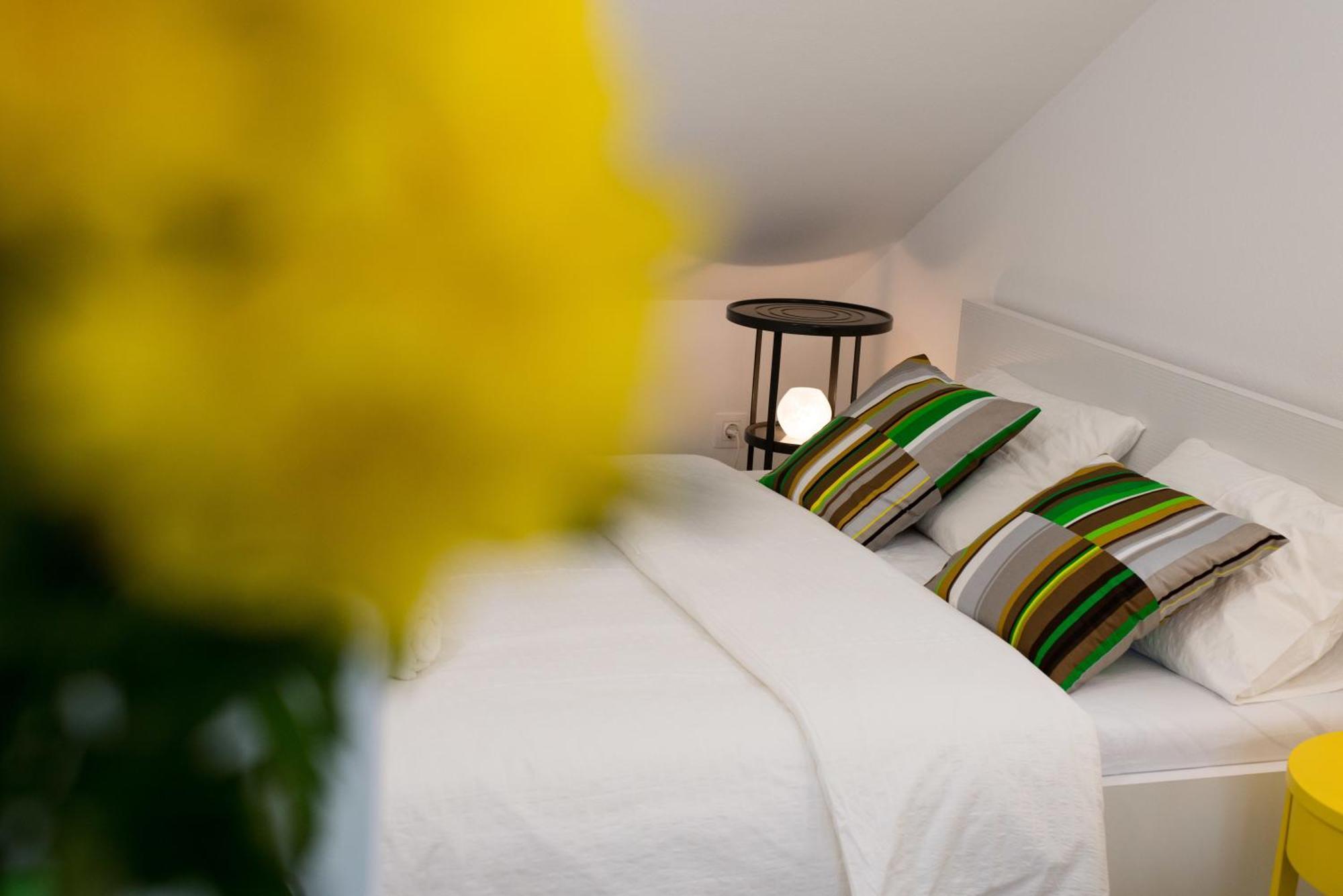 Apartments & Rooms Tiramola - Old Town Trogir Room photo