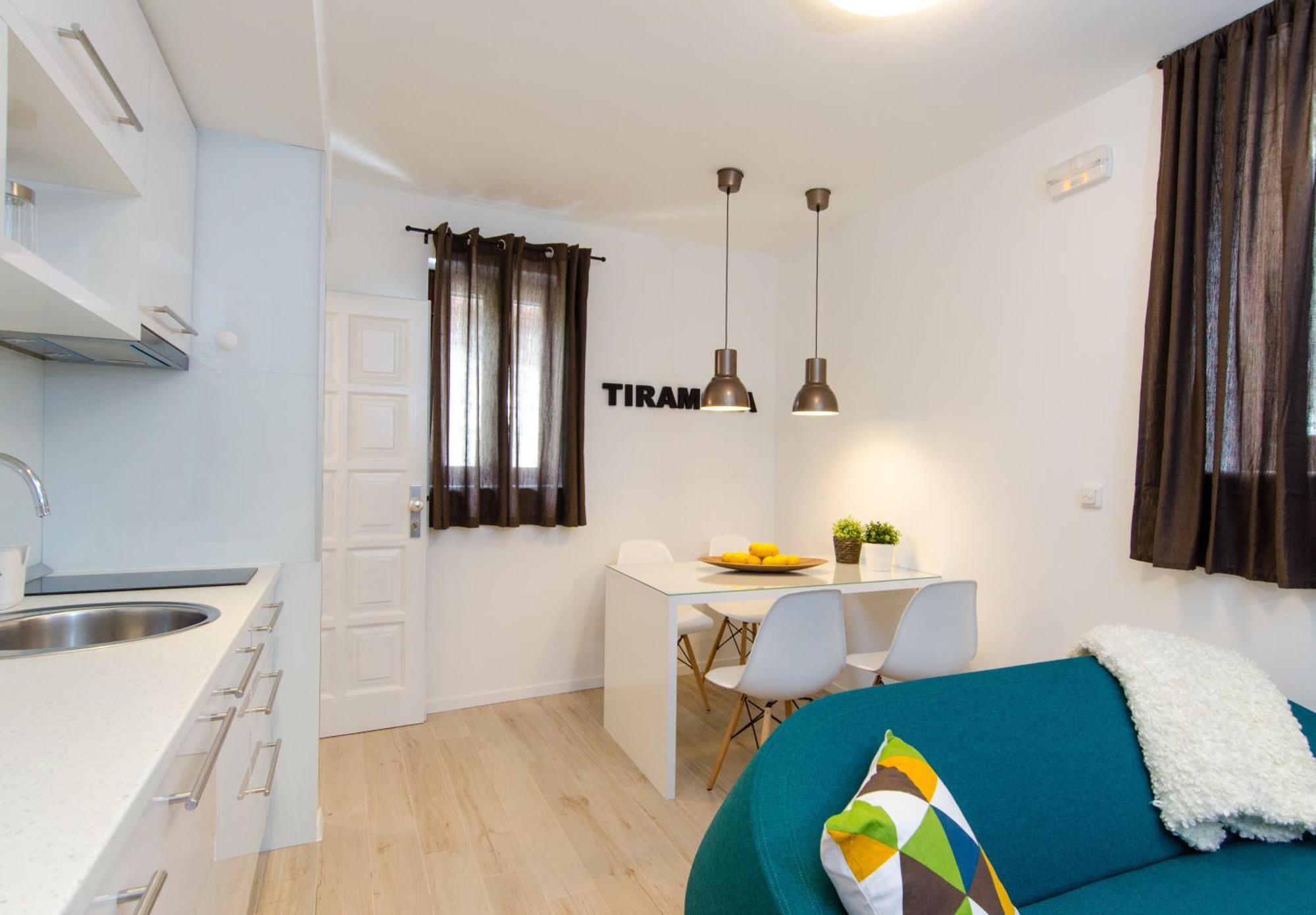 Apartments & Rooms Tiramola - Old Town Trogir Room photo