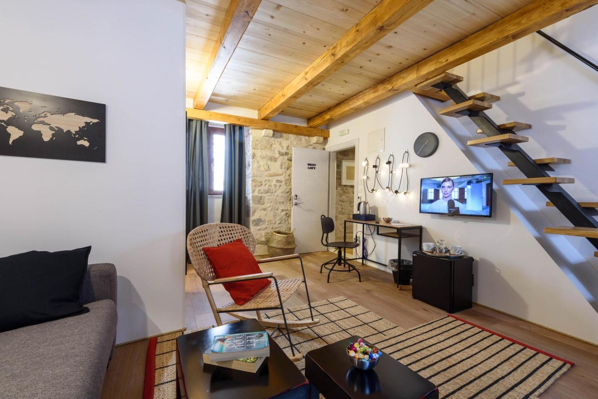 Apartments & Rooms Tiramola - Old Town Trogir Room photo
