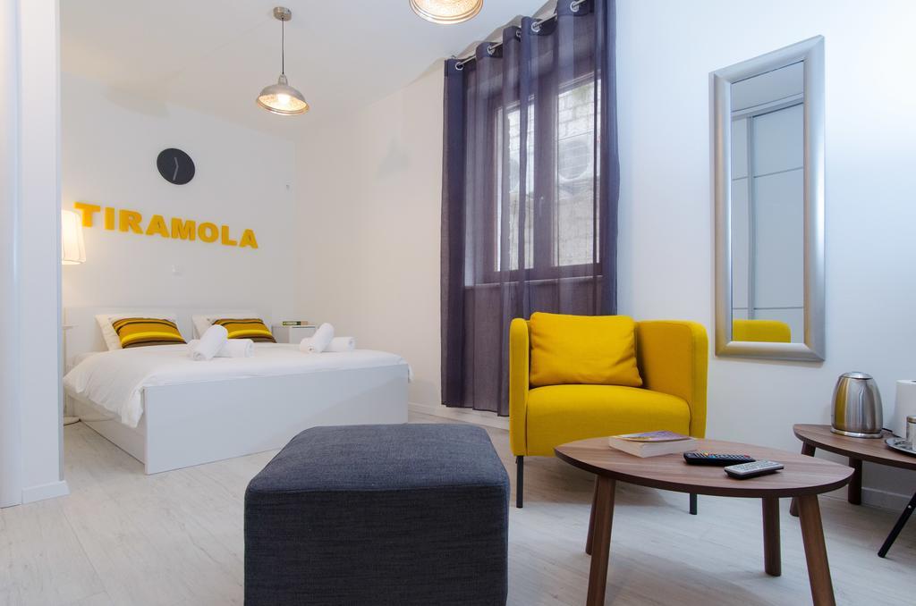 Apartments & Rooms Tiramola - Old Town Trogir Room photo