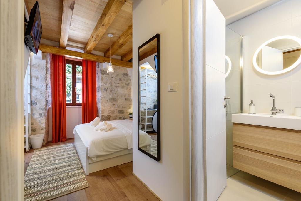 Apartments & Rooms Tiramola - Old Town Trogir Exterior photo