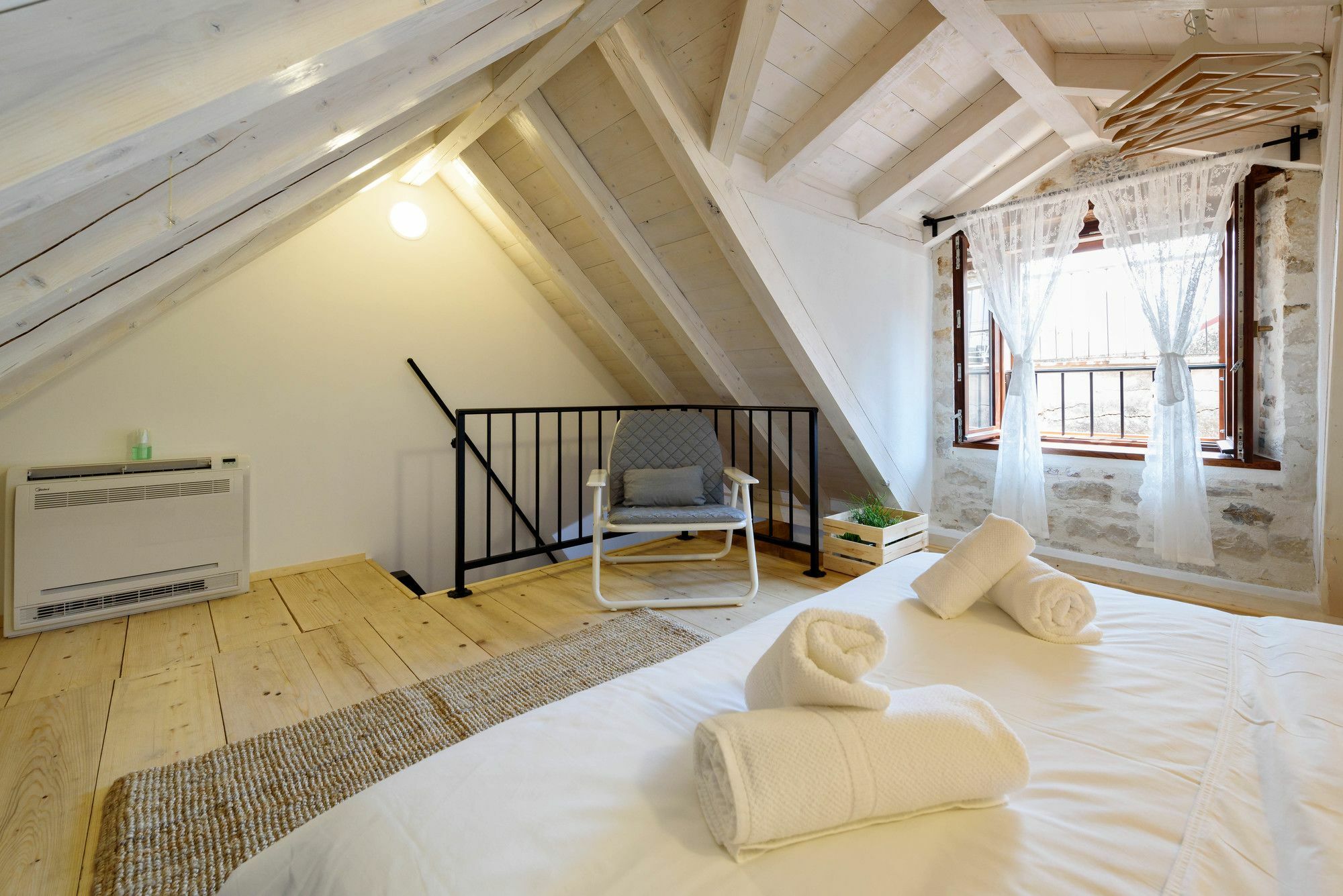 Apartments & Rooms Tiramola - Old Town Trogir Exterior photo